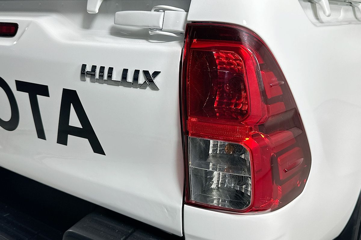 2021 Toyota HILUX SR (4x4) GUN126R FACELIFT 4X4