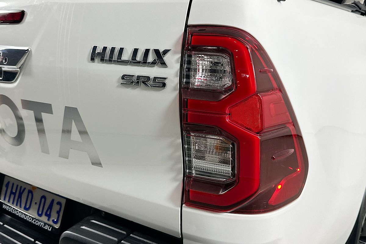 2021 Toyota HILUX SR5 (4x4) GUN126R FACELIFT 4X4