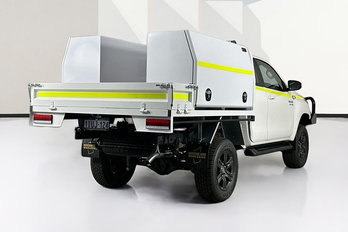 2025 Toyota HILUX SR (4x4) GUN126R RC 4X4