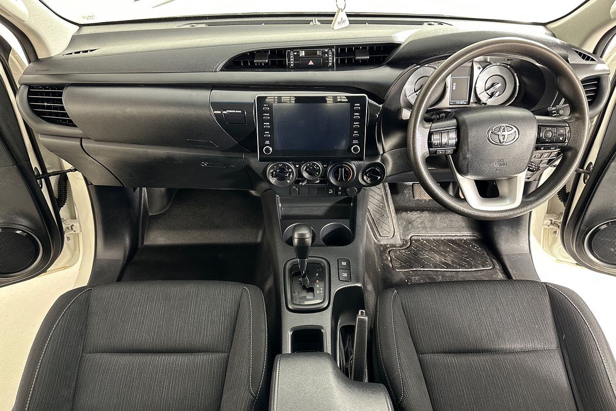 2021 Toyota HILUX SR (4x4) GUN126R FACELIFT 4X4