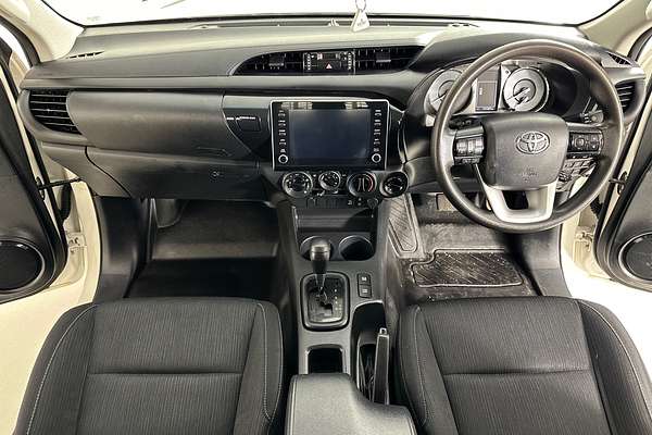 2021 Toyota HILUX SR (4x4) GUN126R FACELIFT 4X4
