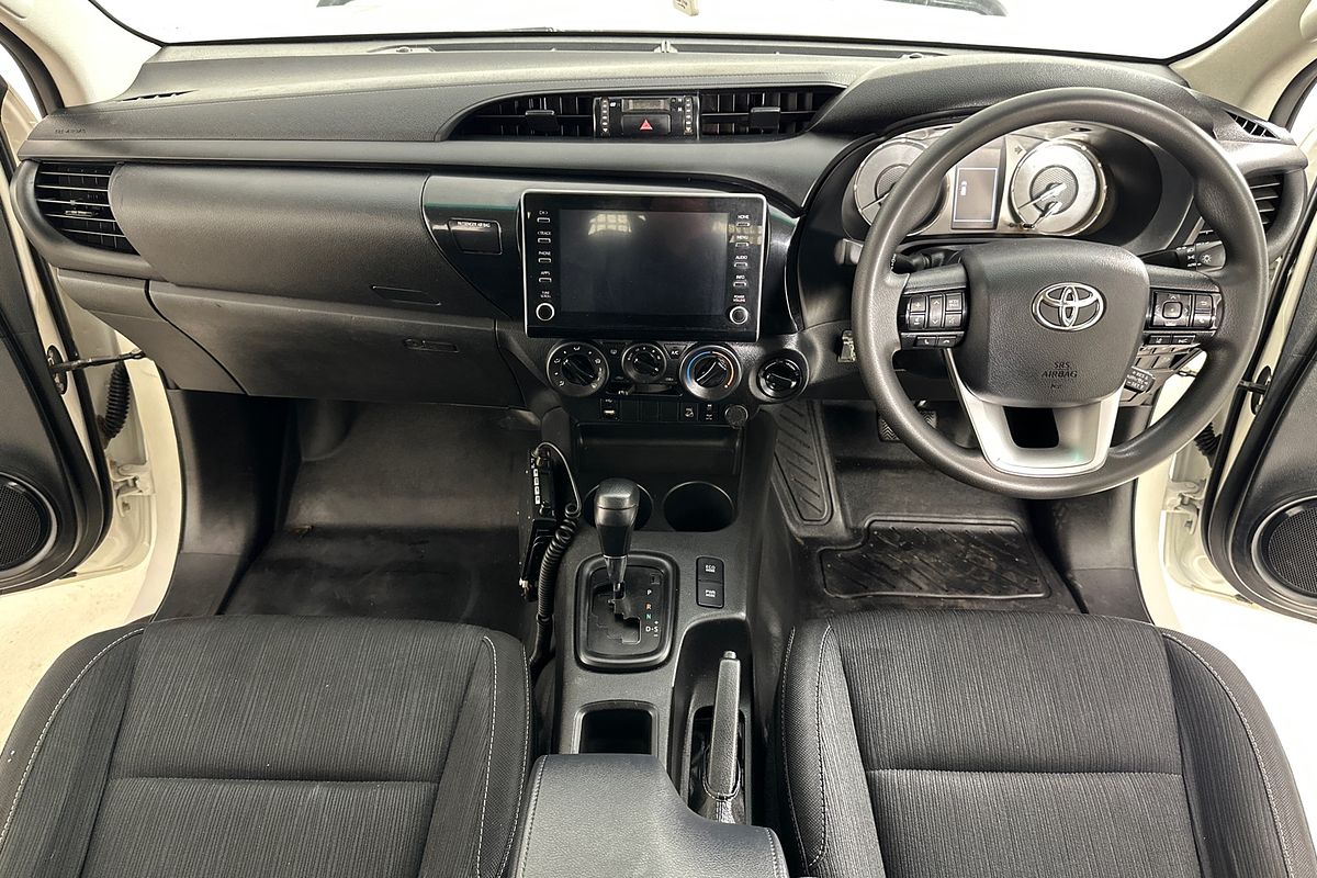2021 Toyota HILUX SR (4x4) GUN126R FACELIFT 4X4