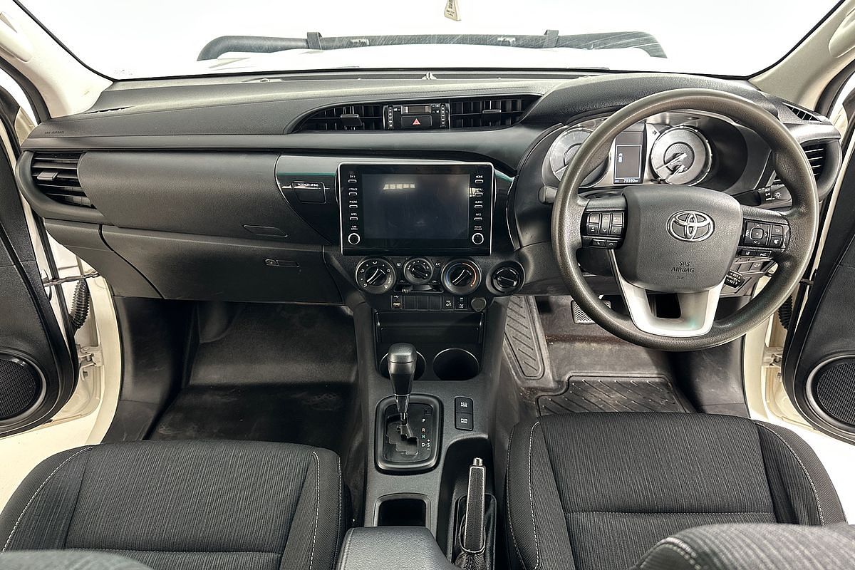 2021 Toyota HILUX SR (4x4) GUN126R FACELIFT 4X4
