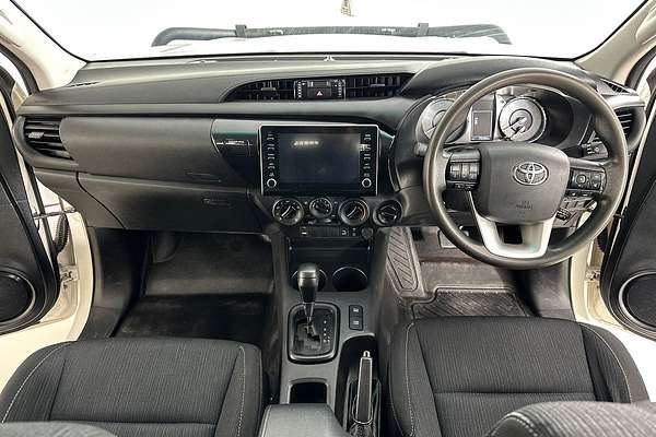 2021 Toyota HILUX SR (4x4) GUN126R FACELIFT 4X4