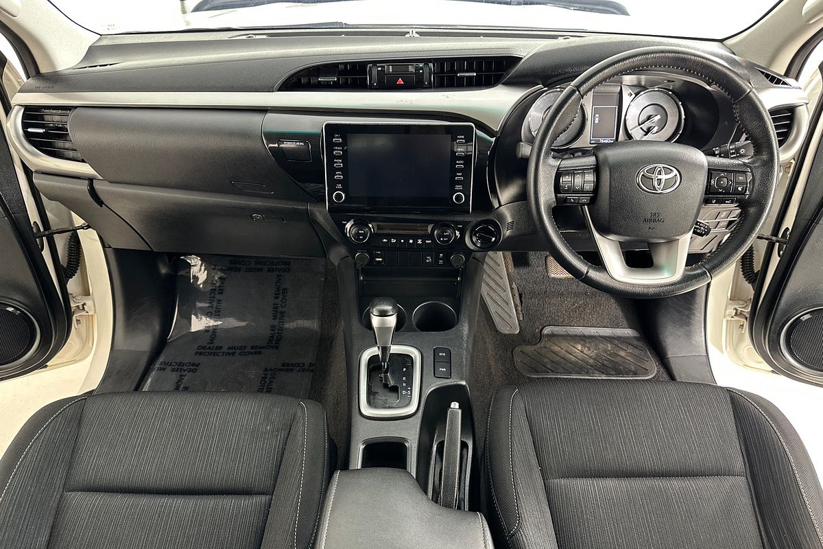 2021 Toyota HILUX SR5 (4x4) GUN126R FACELIFT 4X4