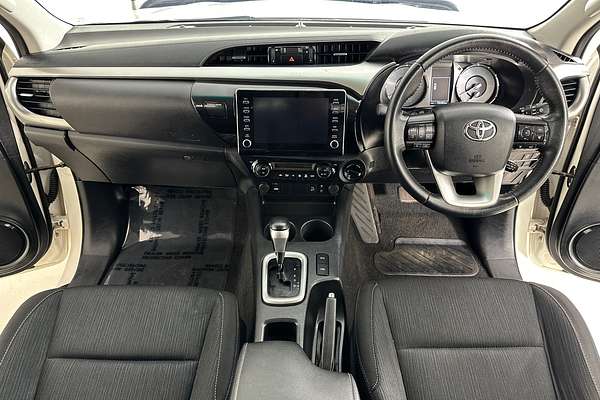 2021 Toyota HILUX SR5 (4x4) GUN126R FACELIFT 4X4