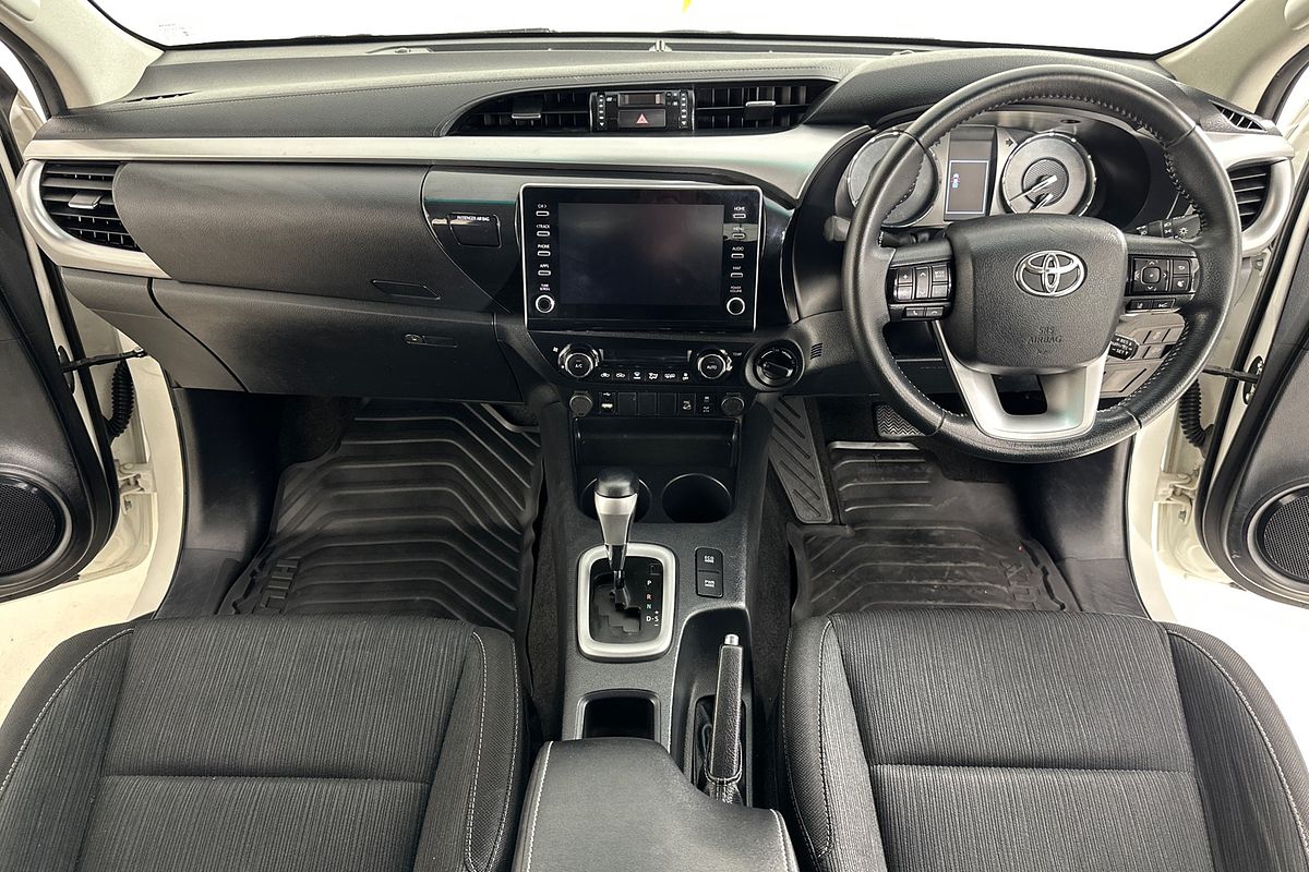2020 Toyota HILUX SR5 GUN126R 4X4