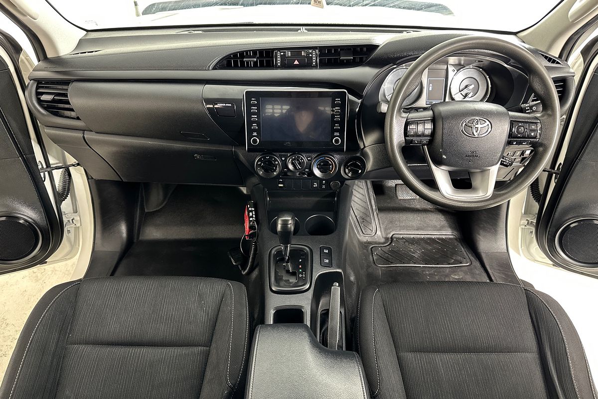 2021 Toyota HILUX SR (4x4) GUN126R FACELIFT 4X4