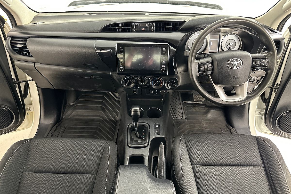 2021 Toyota HILUX SR (4x4) GUN126R 4X4