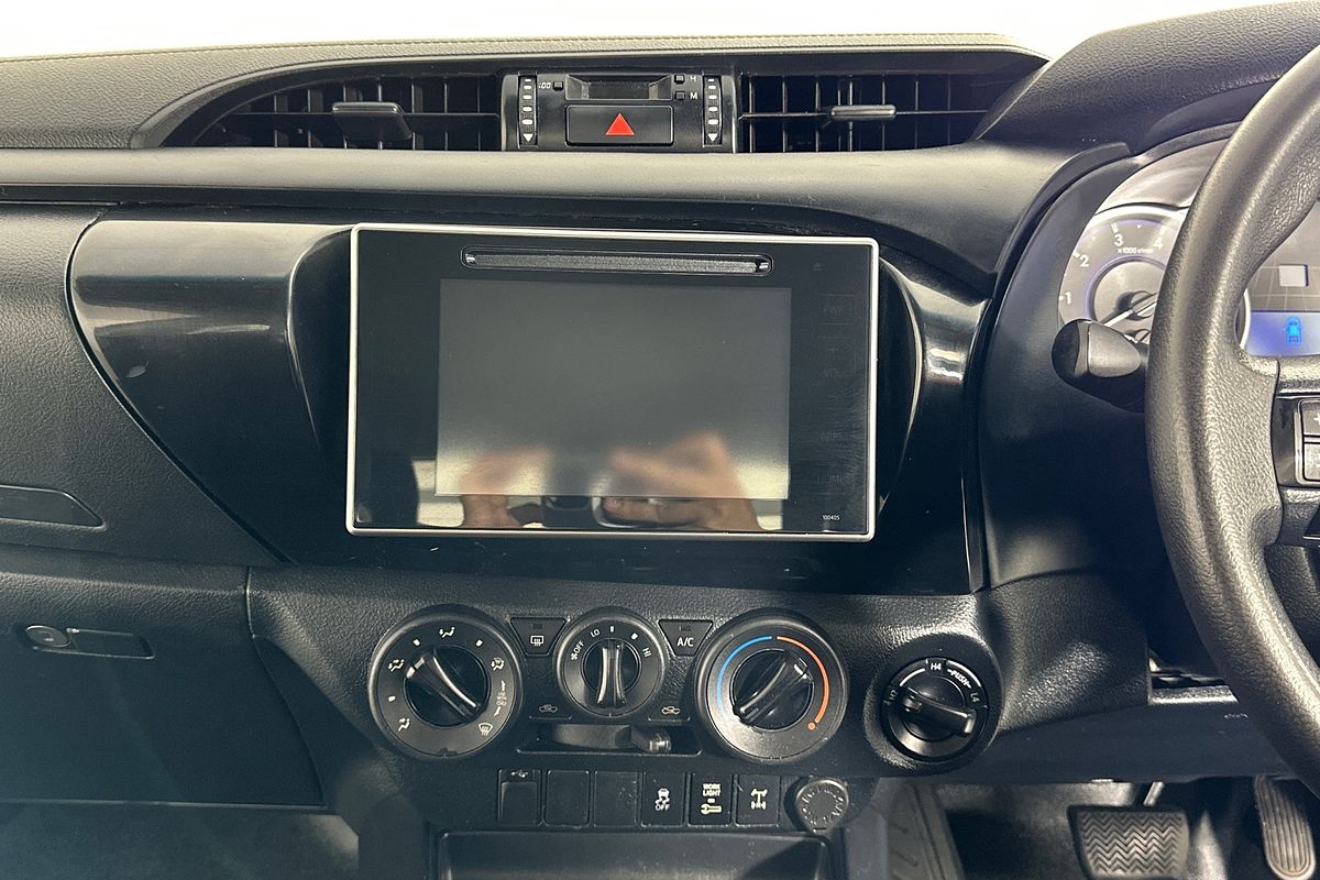 2018 Toyota HILUX SR (4x4) GUN126R MY19 4X4