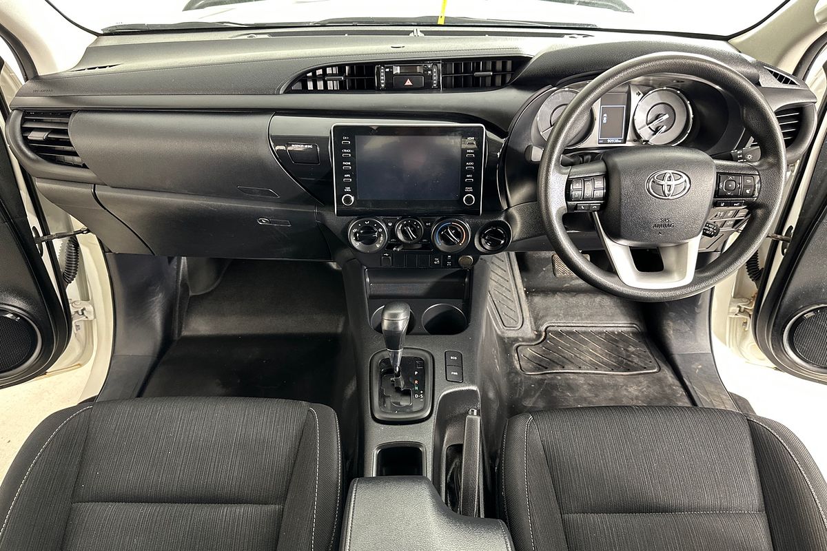 2021 Toyota HILUX SR (4x4) GUN126R FACELIFT 4X4