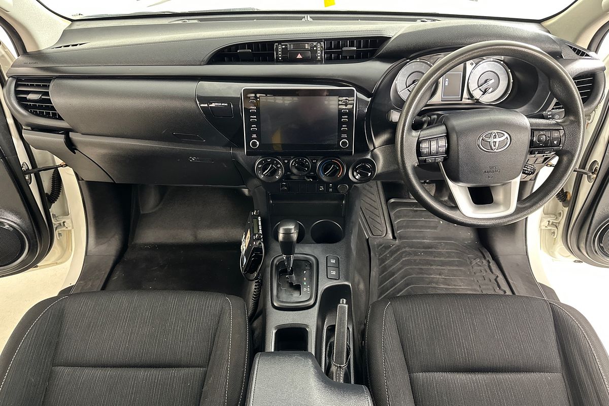 2021 Toyota HILUX SR (4x4) GUN126R FACELIFT 4X4