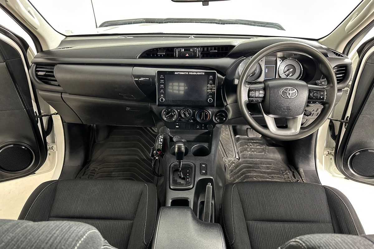 2021 Toyota HILUX SR (4x4) GUN126R FACELIFT 4X4