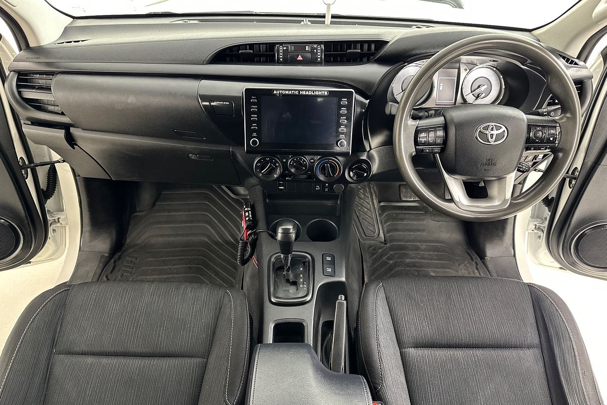 2021 Toyota HILUX SR (4x4) GUN126R FACELIFT 4X4