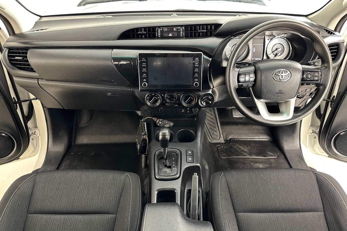 2021 Toyota HILUX SR (4x4) GUN126R FACELIFT 4X4