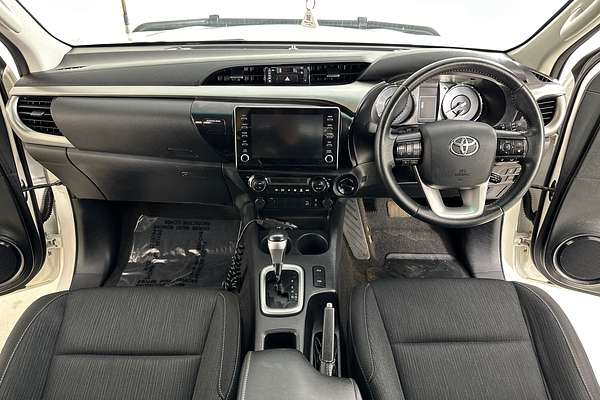 2021 Toyota HILUX SR5 (4x4) GUN126R FACELIFT 4X4