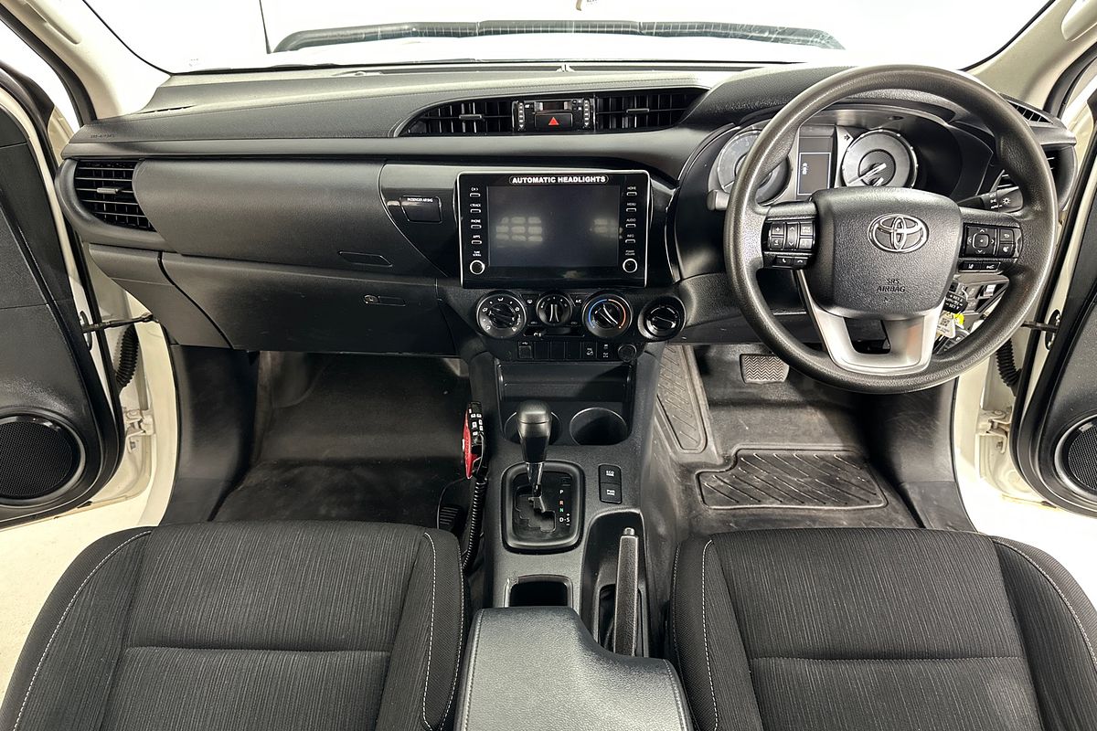 2021 Toyota HILUX SR (4x4) GUN126R FACELIFT 4X4