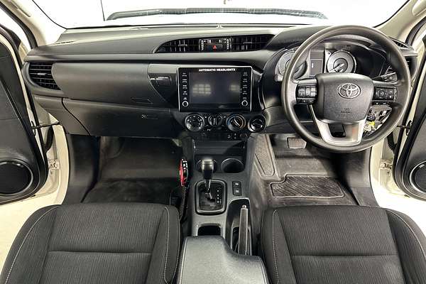 2021 Toyota HILUX SR (4x4) GUN126R FACELIFT 4X4