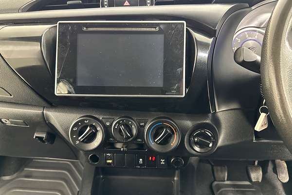 2016 Toyota HILUX SR (4x4) GUN126R 4X4