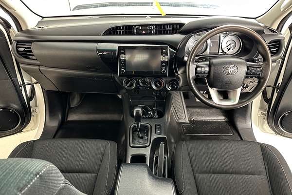 2022 Toyota HILUX SR (4x4) STEEL WHEELS GUN126R 4X4