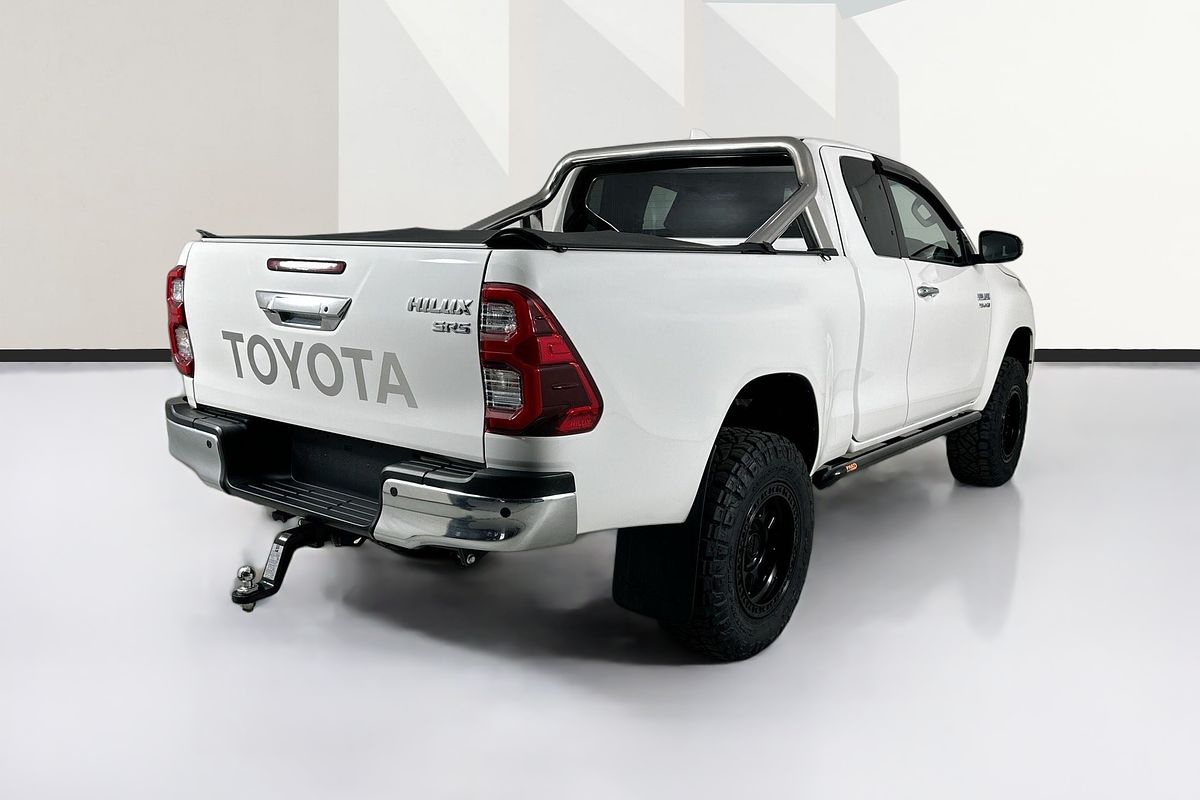 2023 Toyota HILUX SR5 (4x4) GUN126R 4X4