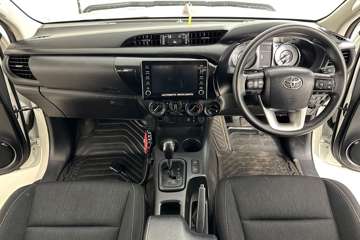 2022 Toyota HILUX SR (4x4) STEEL WHEELS GUN126R 4X4