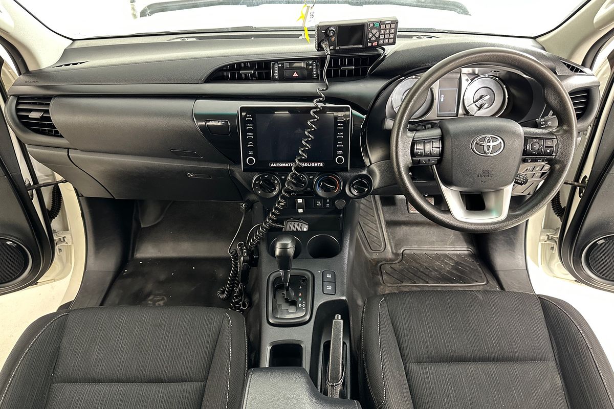 2020 Toyota HILUX SR (4x4) GUN126R FACELIFT 4X4