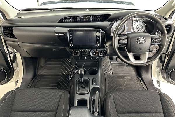 2020 Toyota HILUX SR (4x4) GUN126R FACELIFT 4X4