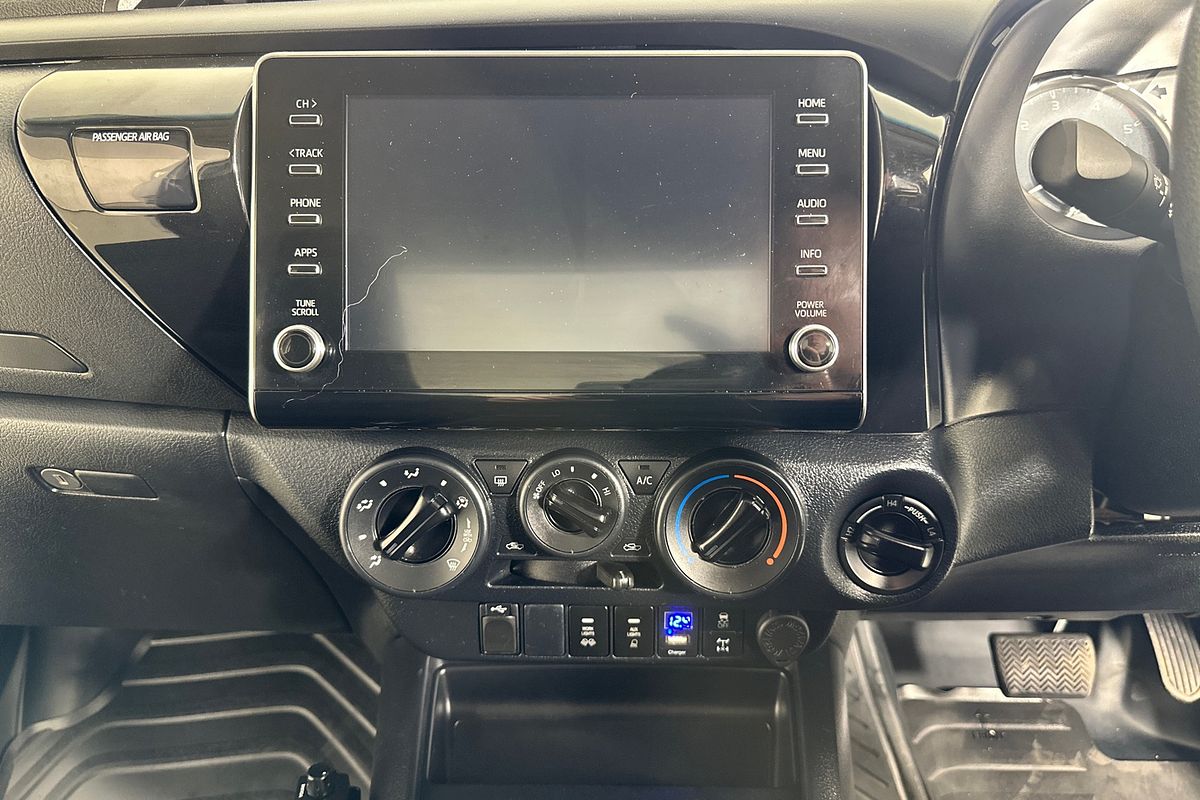 2021 Toyota HILUX SR (4x4) GUN126R FACELIFT 4X4