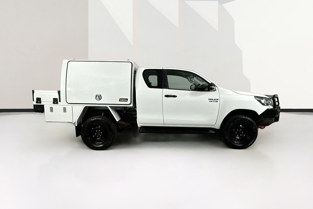 2021 Toyota HILUX SR (4x4) GUN126R 4X4