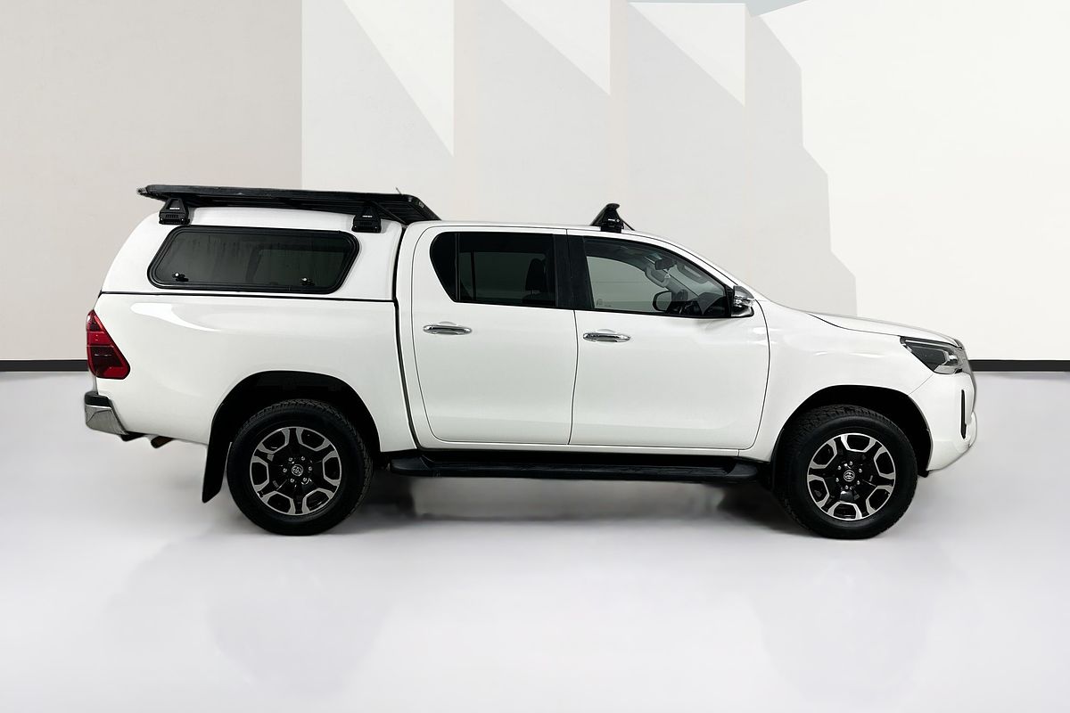 2020 Toyota HILUX SR5 (4x4) GUN126R FACELIFT 4X4