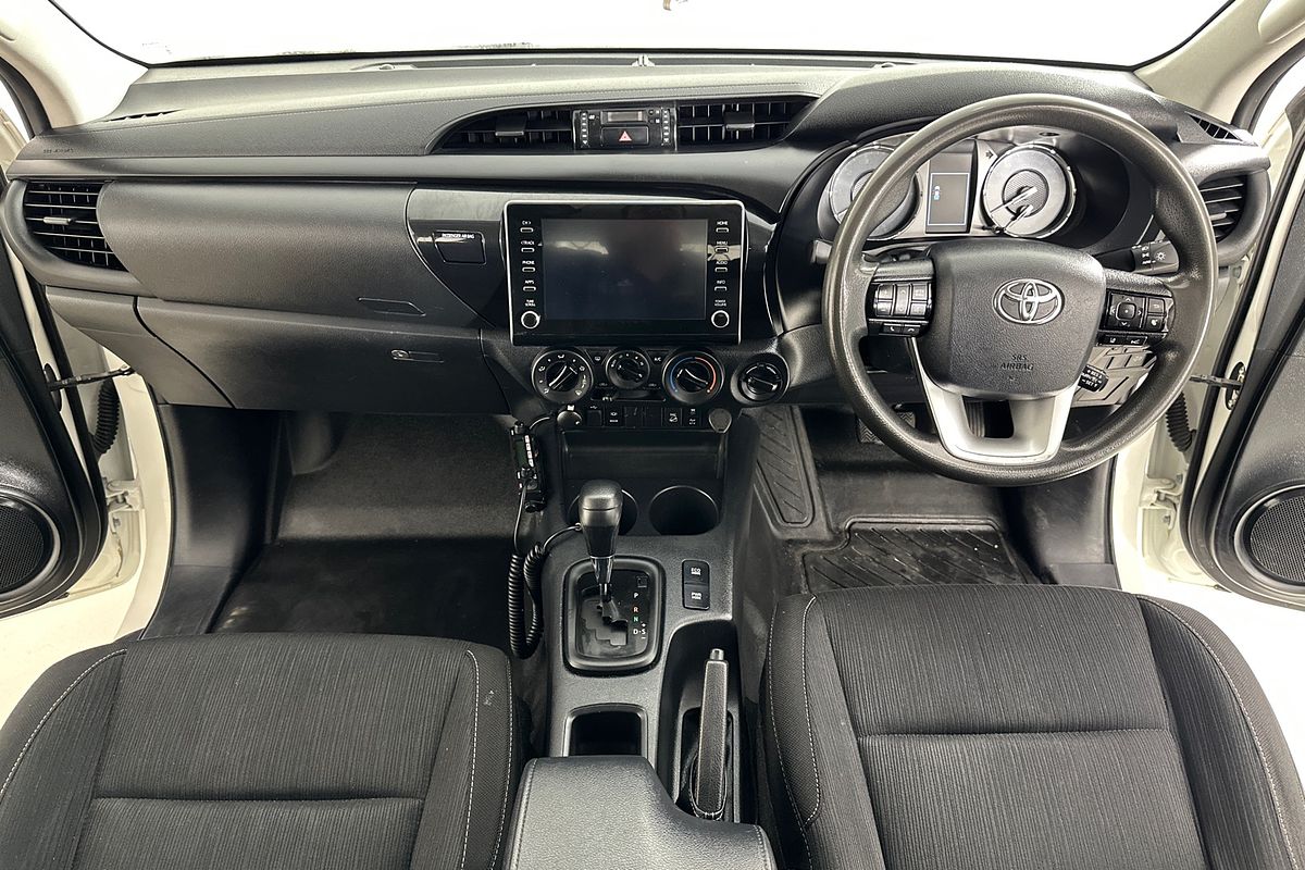 2020 Toyota HILUX SR (4x4) GUN126R FACELIFT 4X4