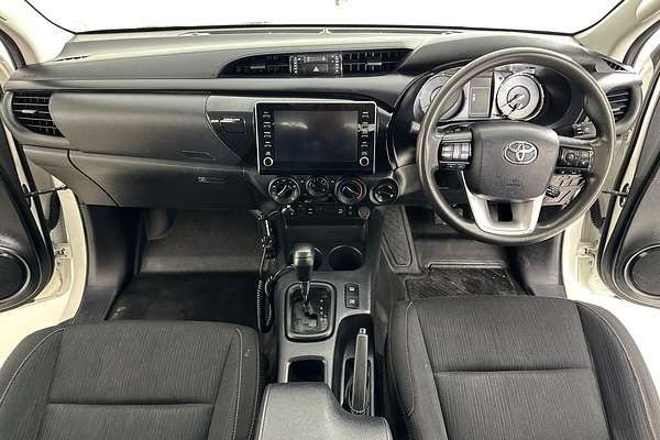 2020 Toyota HILUX SR (4x4) GUN126R FACELIFT 4X4