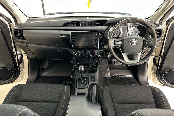 2020 Toyota HILUX SR (4x4) GUN126R FACELIFT 4X4