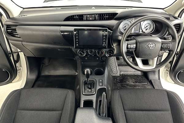 2020 Toyota HILUX SR (4x4) GUN126R FACELIFT 4X4