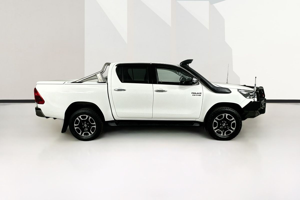 2021 Toyota HILUX SR5 (4x4) GUN126R 4X4