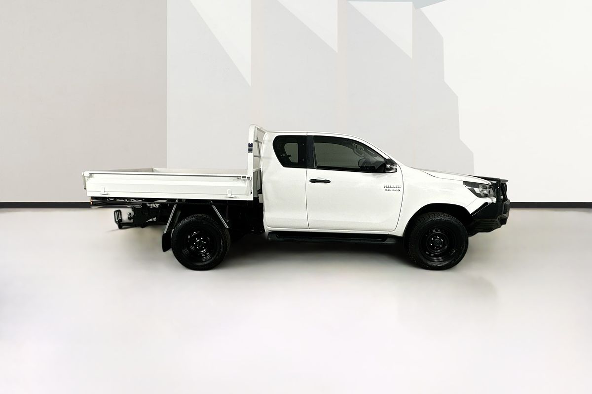 2020 Toyota Hilux SR (4x4) GUN126R FACELIFT 4X4