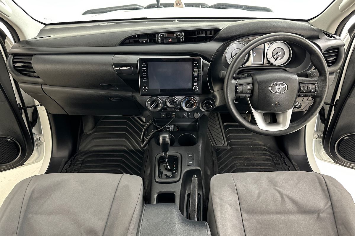 2024 Toyota HILUX SR (4x4) STEEL WHEELS GUN126R FACELIFT 4X4