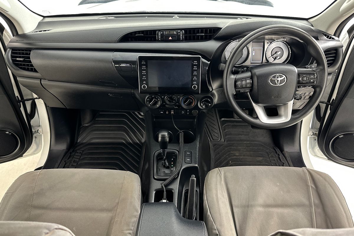 2024 Toyota HILUX SR (4x4) STEEL WHEELS GUN126R 4X4