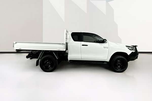 2020 Toyota Hilux SR (4x4) GUN126R FACELIFT 4X4