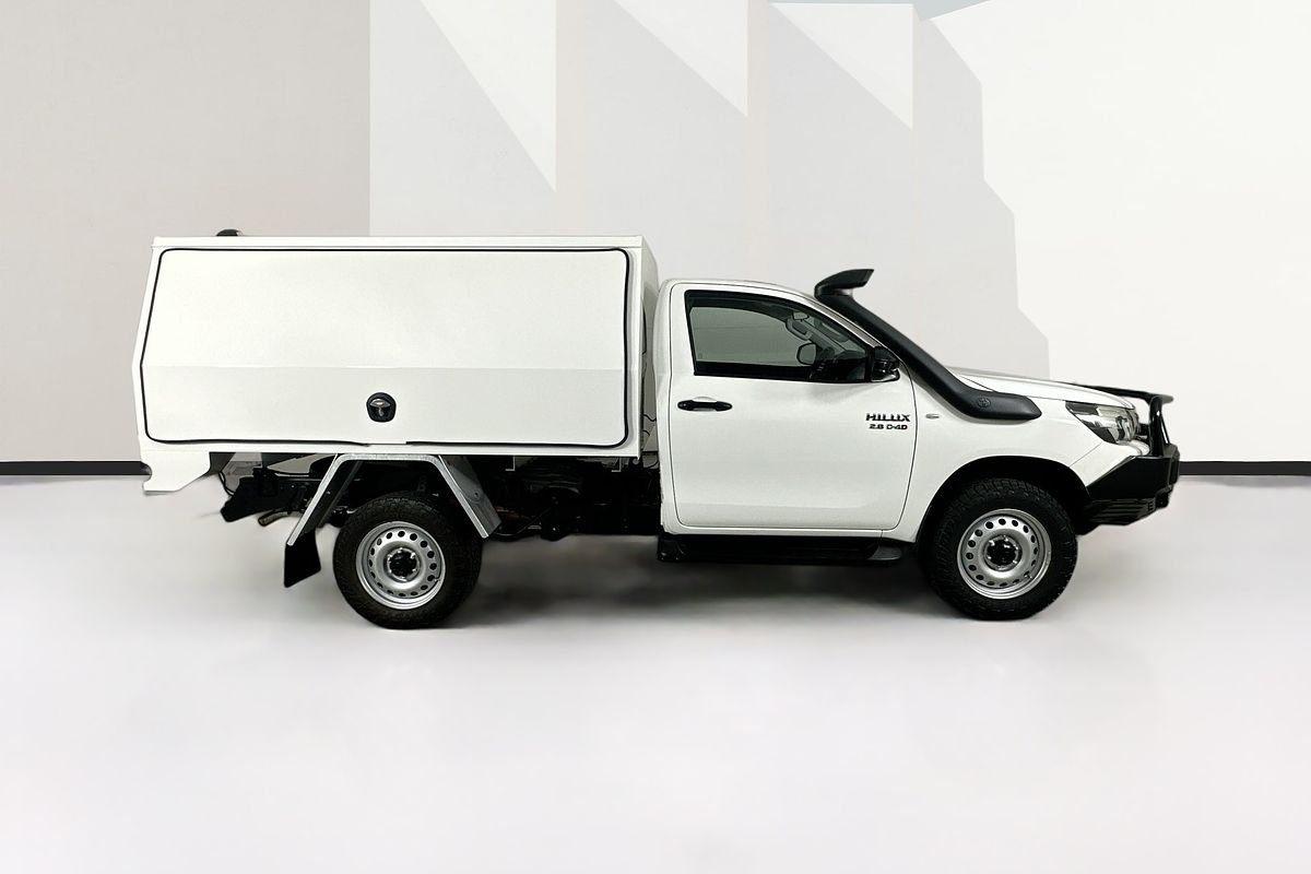 2017 Toyota HILUX SR (4x4) GUN126R 4X4