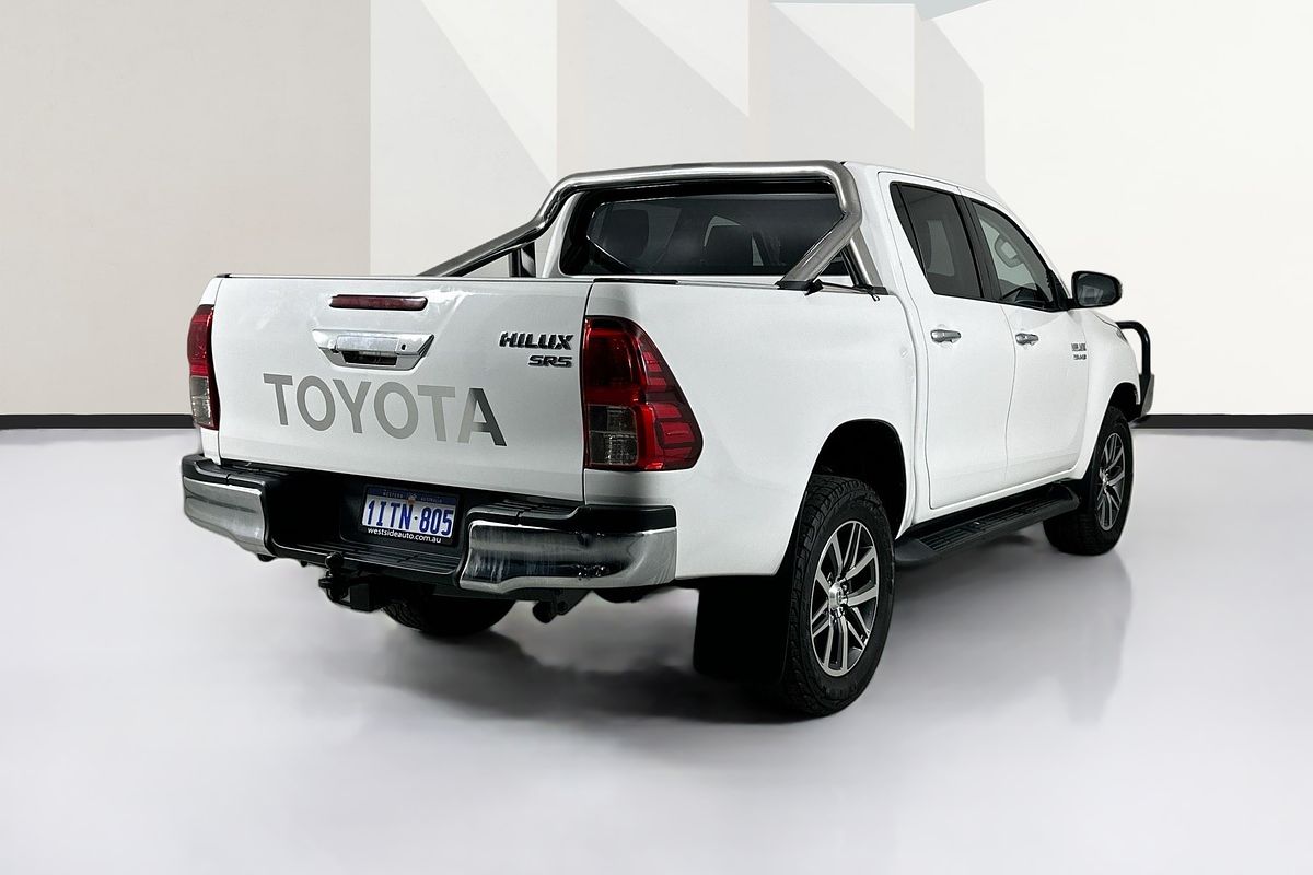 2017 Toyota HILUX SR5 (4x4) GUN126R 4X4