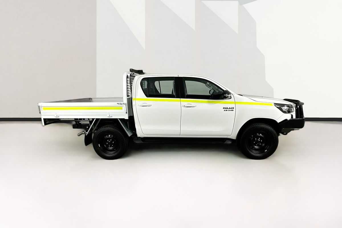2025 Toyota HILUX SR (4x4) STEEL WHEELS GUN126R RC 4X4