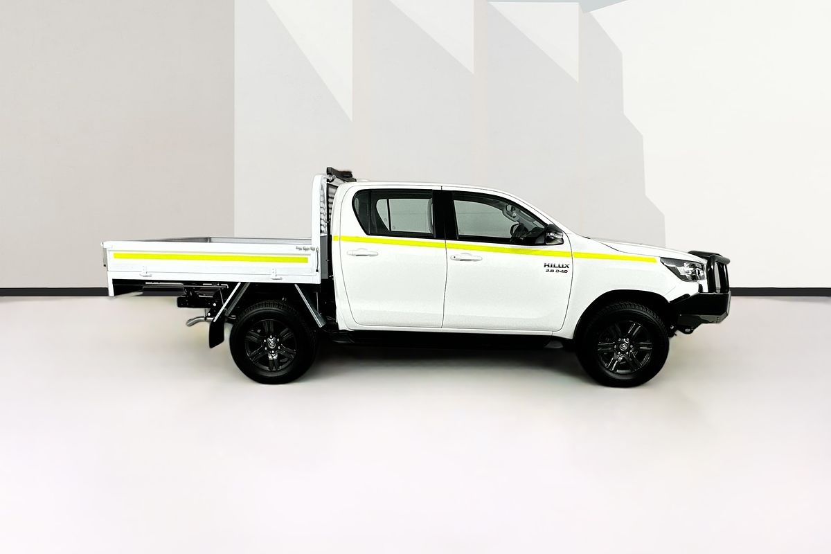 2025 Toyota HILUX SR (4x4) STEEL WHEELS GUN126R RC 4X4