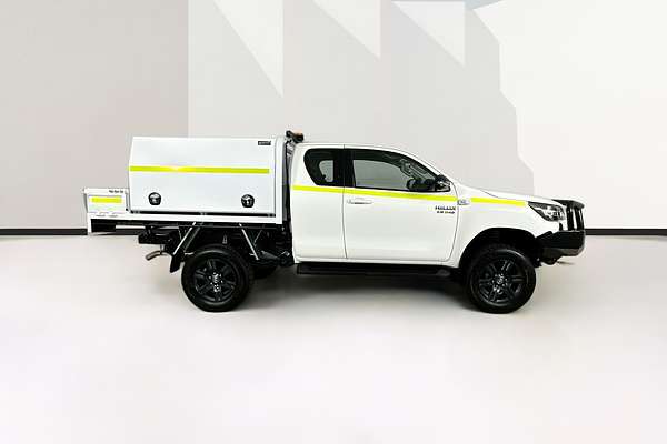 2025 Toyota HILUX SR (4x4) GUN126R RC 4X4