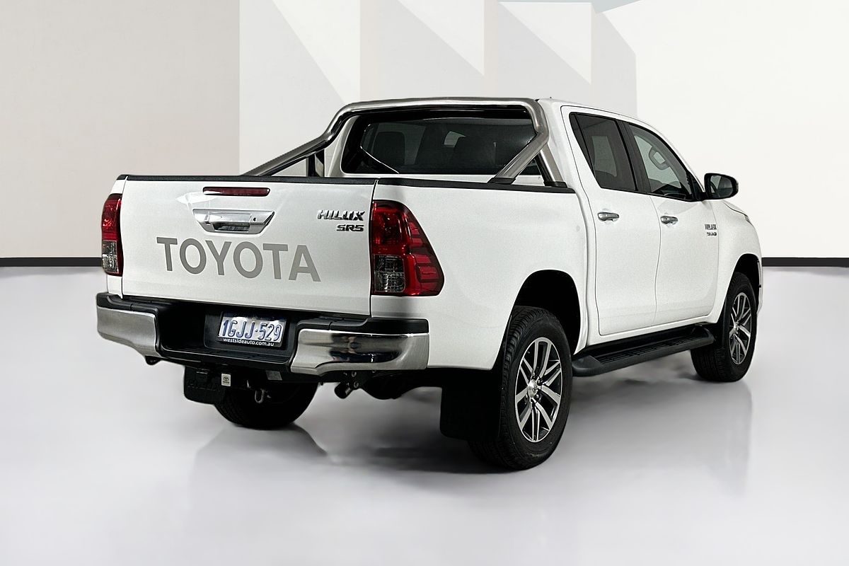2017 Toyota HILUX SR5 (4x4) GUN126R 4X4