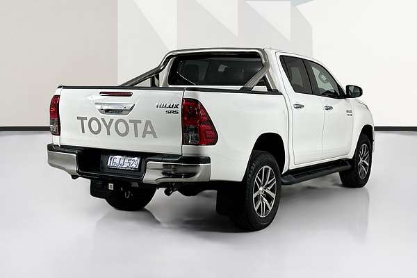 2017 Toyota HILUX SR5 (4x4) GUN126R 4X4