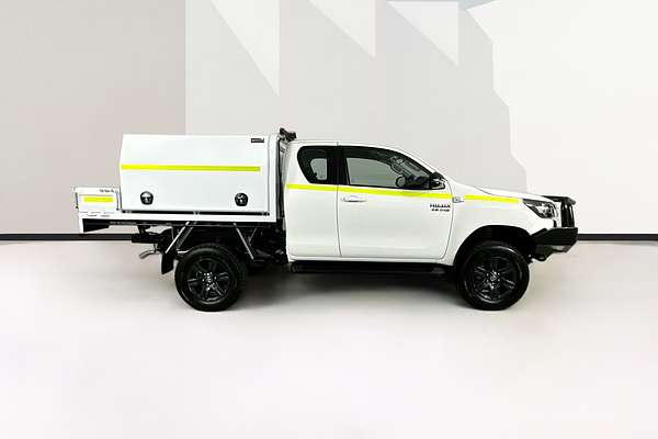 2025 Toyota Hilux SR (4x4) GUN126R RC 4X4