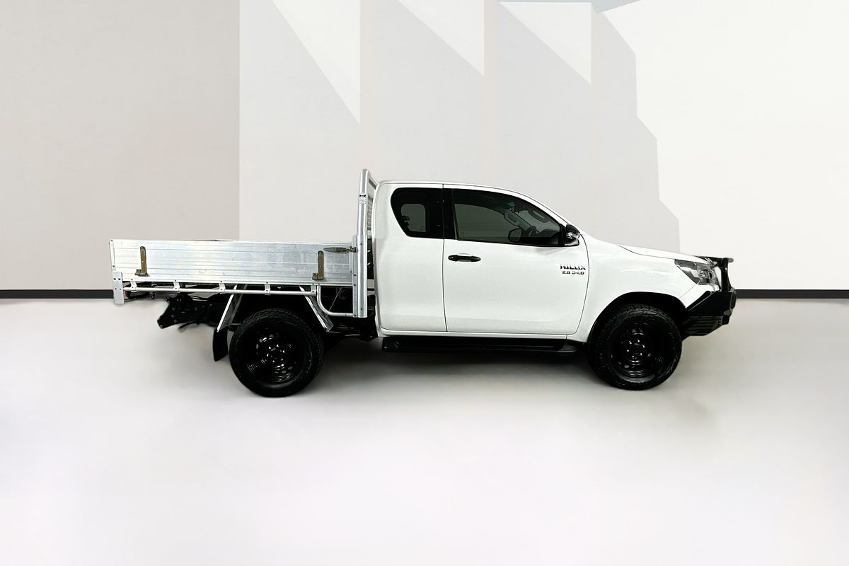2020 Toyota Hilux SR (4x4) GUN126R FACELIFT 4X4