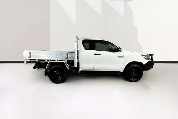 2020 Toyota Hilux SR (4x4) GUN126R FACELIFT 4X4